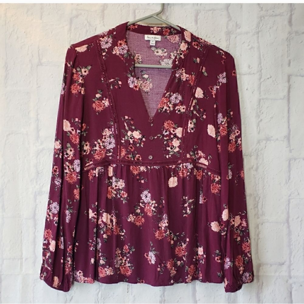 LOVE, FIRE V-neck Floral Peasant Style Top